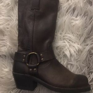 Woman’s Frye boots size 6